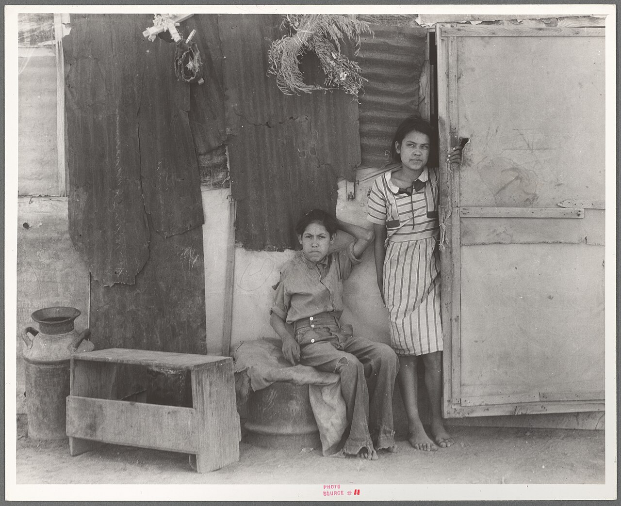 Dorothea Lange, children of Mexican cotton laborers, Casa Grande, Arizona, May 1937