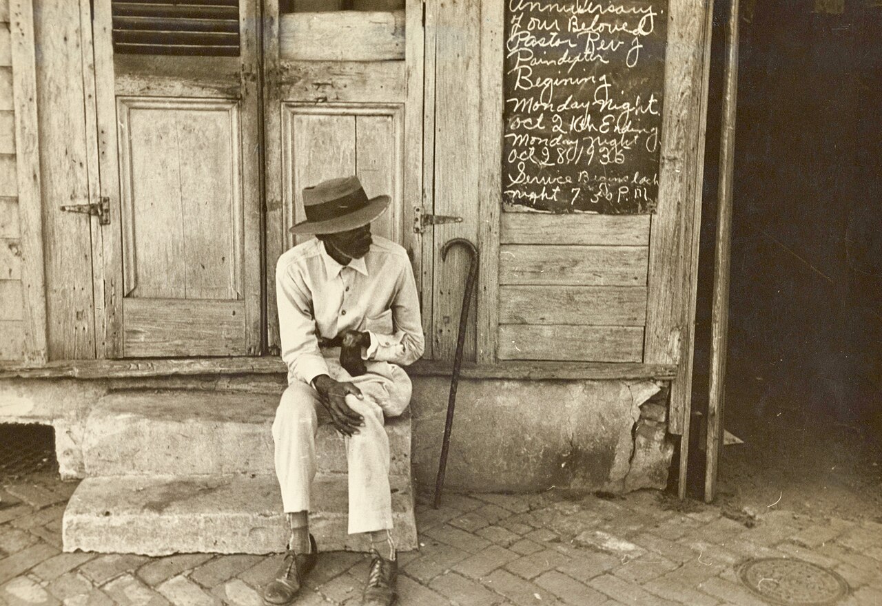 Ben Shahn, man sitting on church steps, New Orleans, October 1935