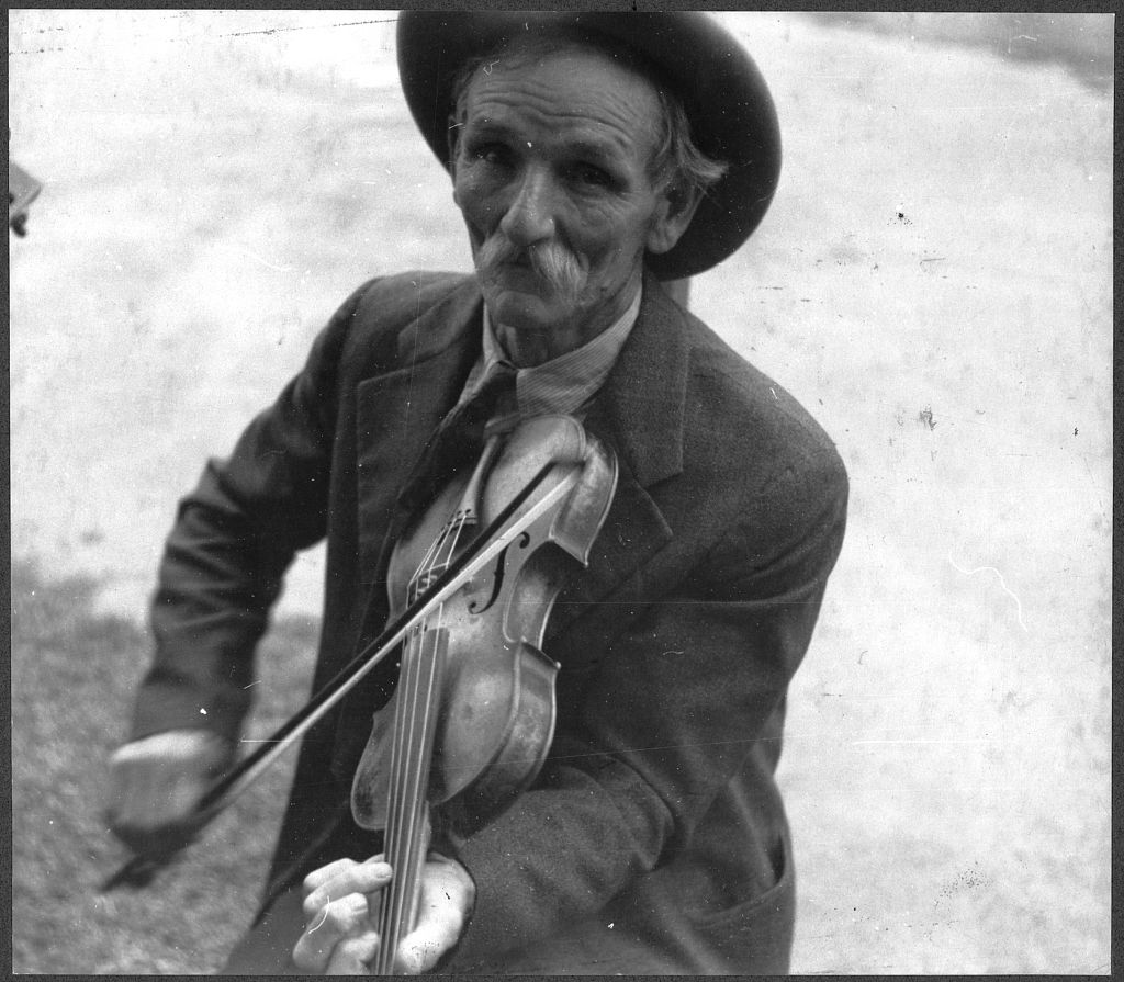 Ben Shahn, Fiddlin' Bill Hensley, mountain fiddler, Asheville, North Carolina, 1937